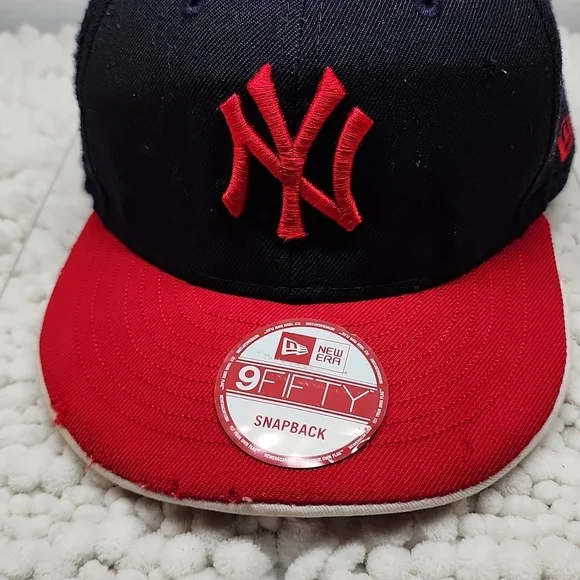 🔥NEW YORK YANKEES🔥  DISTRESSED *59 FIFTY ×GENUINE MLB× HAT *ONE SIZE FITS ALL* - Picture 3 of 16